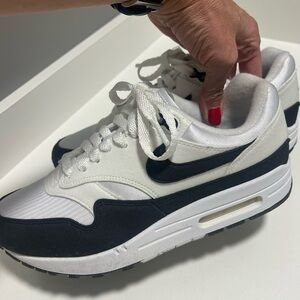 WOMEN'S NIKE AIR MAX 1 CASUAL SHOES Size 9